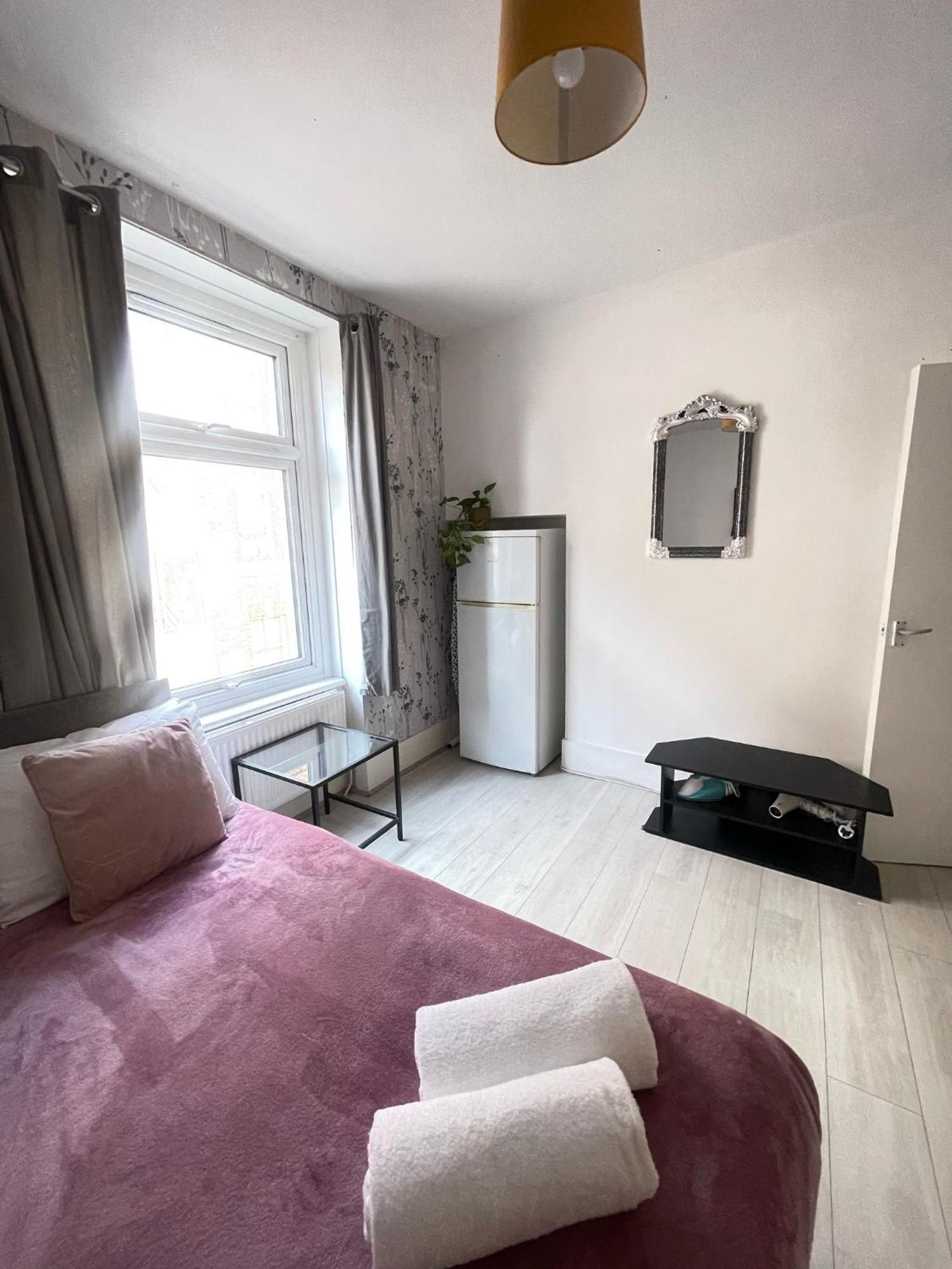 Lovely 2 Bed Flat 2 Floor Miles London Eksteriør bilde